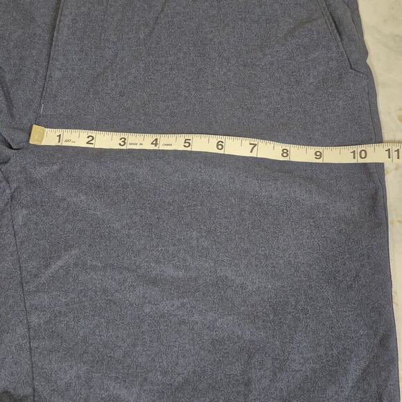 Peter Millar Shackleford Shorts Men 34 Blue Performance Golf Skulls Preppy Style - Picture 12 of 14